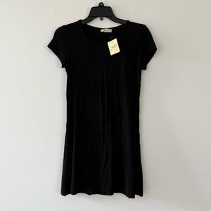 Classic Neutral Round Neck Black Dress